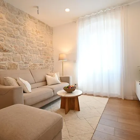 Summer Cave In Center Apartman *